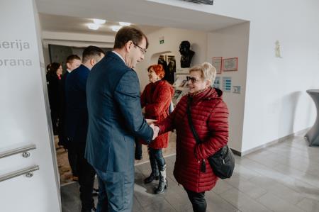 Župan in lanskoletna prejemnica Slomškovega priznanja, katehistinja Marija Prikeržnik
